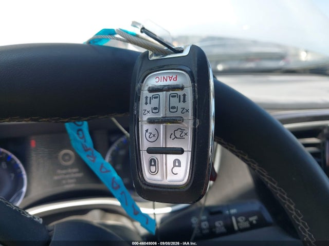 2023 CHRYSLER PACIFICA TOURING L 11