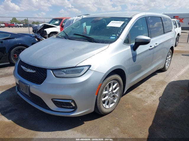 2023 CHRYSLER PACIFICA TOURING L 2
