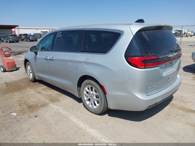 2023 CHRYSLER PACIFICA TOURING L 3