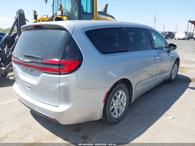 2023 CHRYSLER PACIFICA TOURING L 4