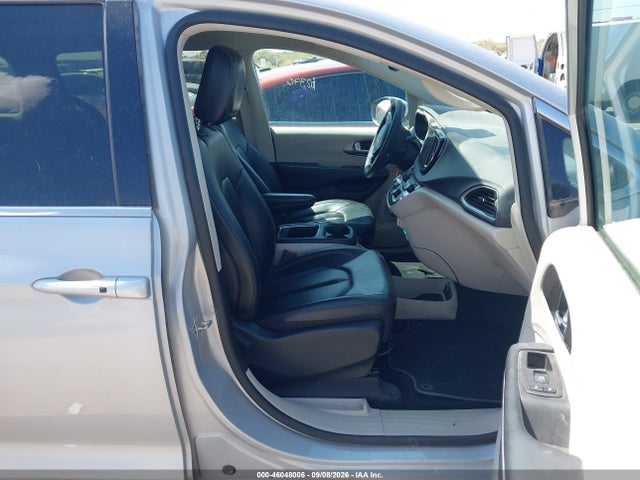 2023 CHRYSLER PACIFICA TOURING L 5