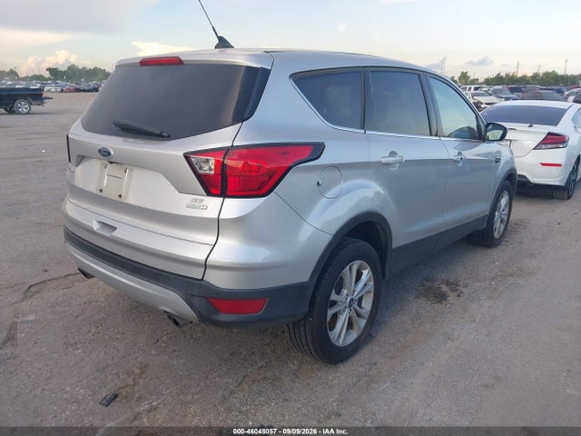 2019 FORD ESCAPE SE 4