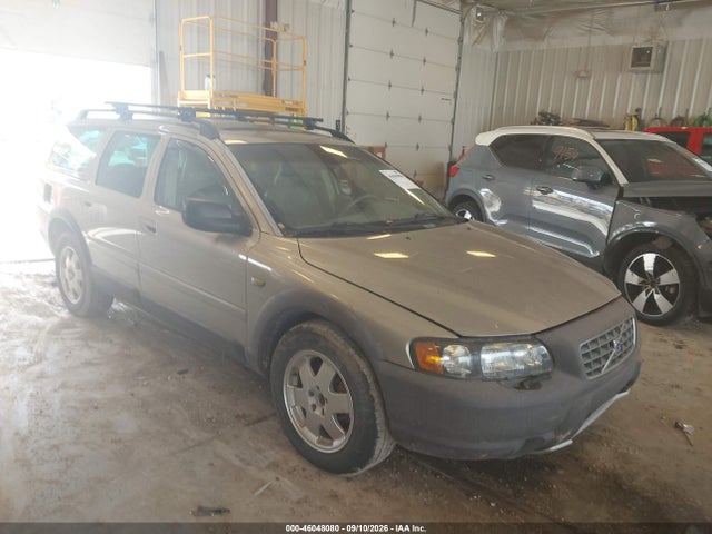 2004 VOLVO XC70 