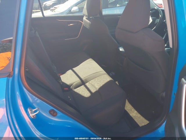 2019 TOYOTA RAV4 XLE 8