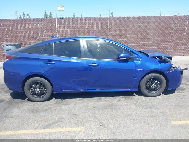 2017 TOYOTA PRIUS THREE 13