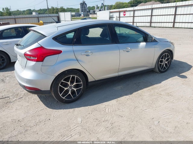 2017 FORD FOCUS SEL 4