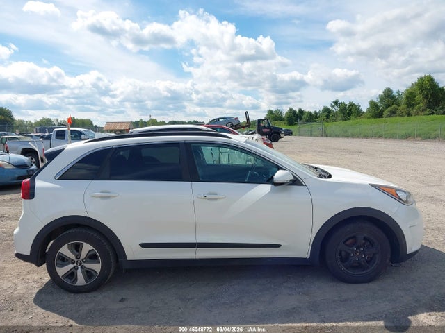 2017 KIA NIRO EX 13