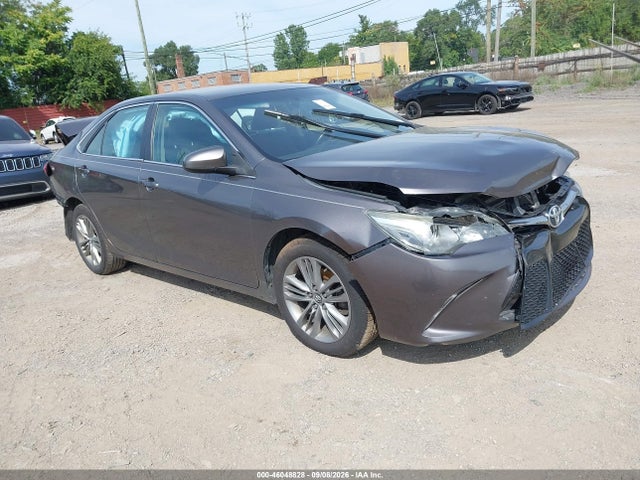 2016 TOYOTA CAMRY SE