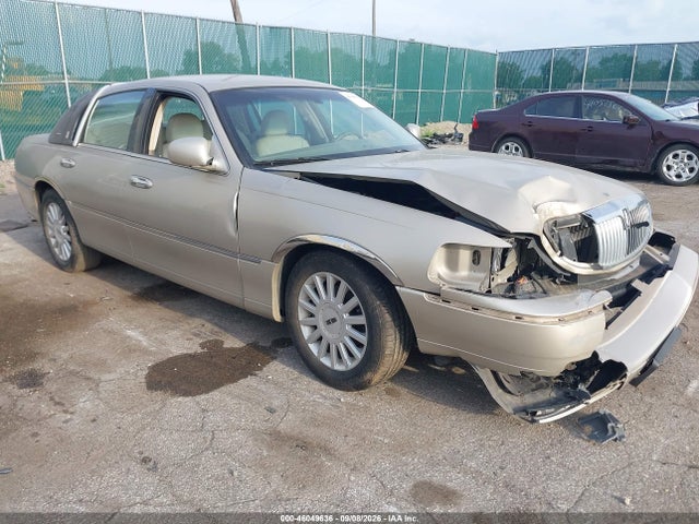 2005 LINCOLN TOWN CAR SIGNATURE