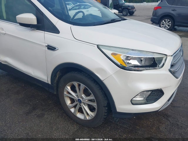 2017 FORD ESCAPE SE 6