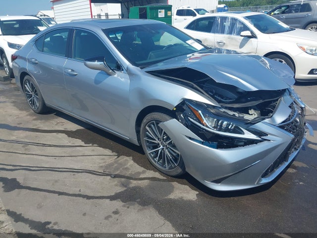 2025 LEXUS ES 