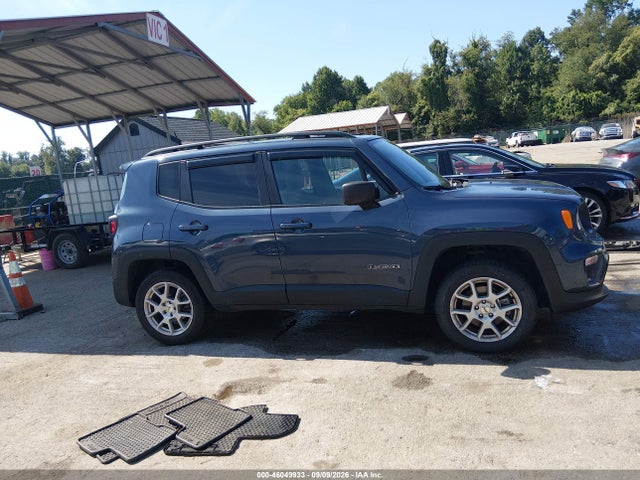 2022 JEEP RENEGADE LATITUDE 4X4 13