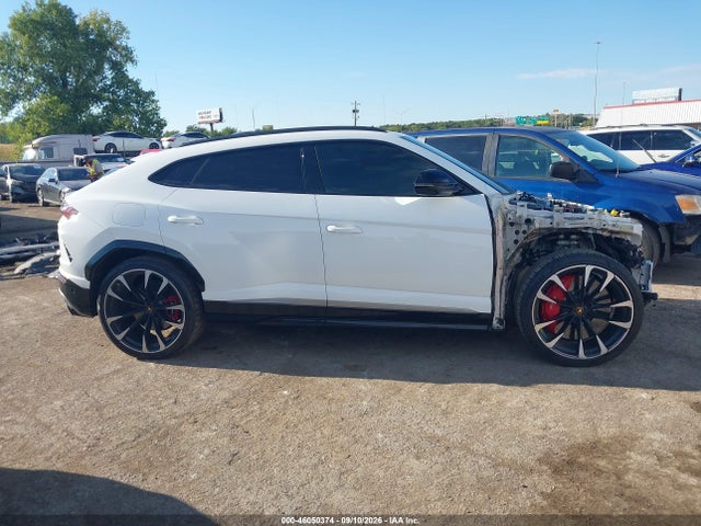 2019 LAMBORGHINI URUS 14