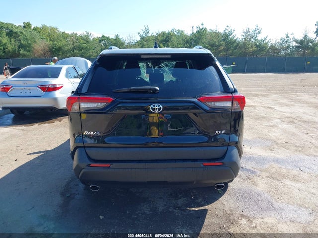 2023 TOYOTA RAV4 XLE 16