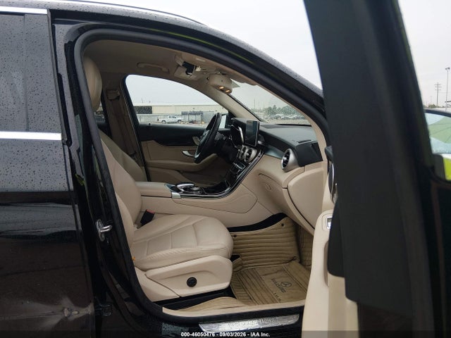 2019 MERCEDES-BENZ GLC 300 4MATIC 5