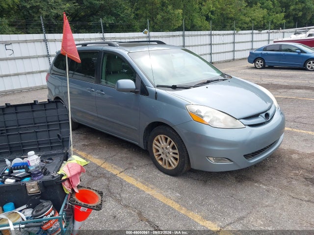 2010 TOYOTA SIENNA XLE