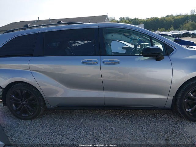 2022 TOYOTA SIENNA XSE 14