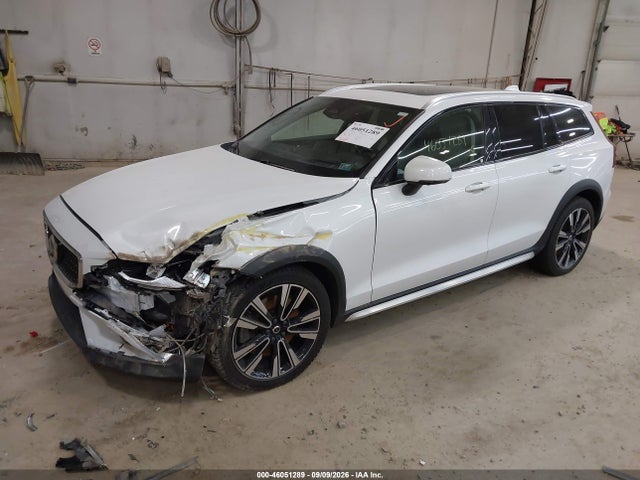 2023 VOLVO V60 CROSS COUNTRY B5 ULTIMATE 2