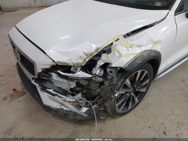 2023 VOLVO V60 CROSS COUNTRY B5 ULTIMATE 6