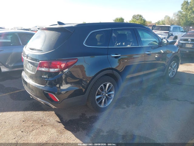 2017 HYUNDAI SANTA FE SE 4