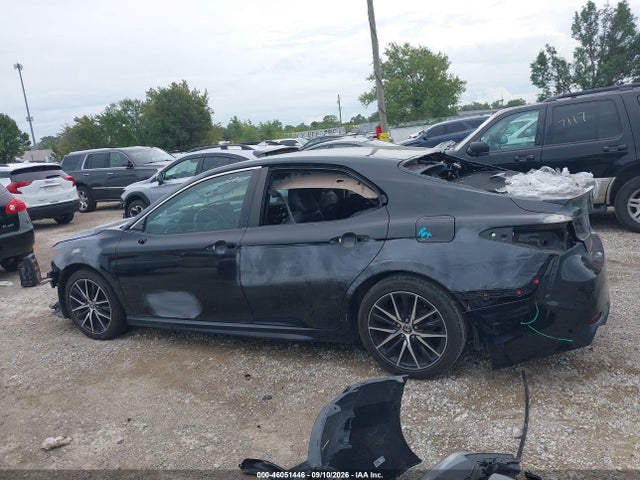 2022 TOYOTA CAMRY SE 14