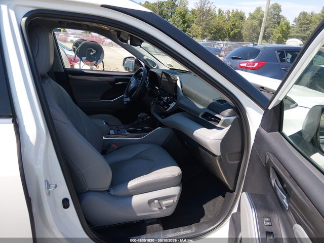 2023 TOYOTA HIGHLANDER HYBRID PLATINUM 5