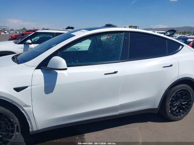 2022 TESLA MODEL Y LONG RANGE DUAL MOTOR ALL-WHEEL DRIVE 14