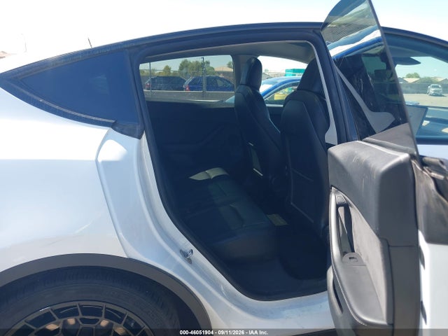 2022 TESLA MODEL Y LONG RANGE DUAL MOTOR ALL-WHEEL DRIVE 8