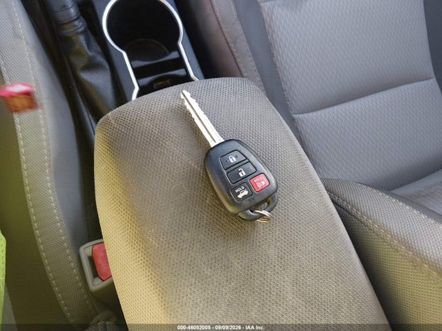 2017 TOYOTA COROLLA LE 11