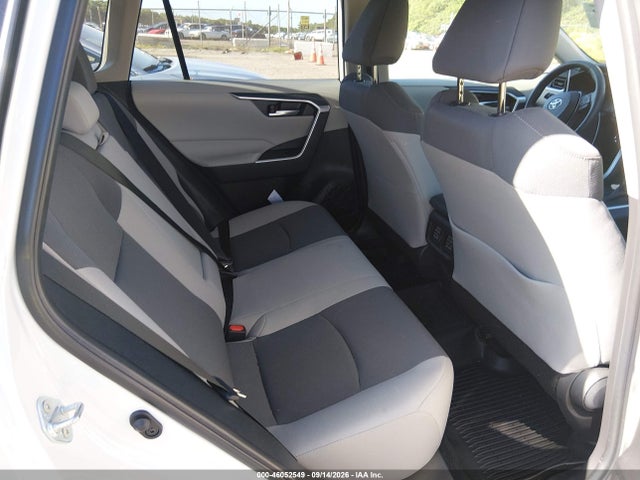 2024 TOYOTA RAV4 XLE 8