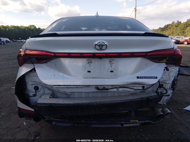 2022 TOYOTA AVALON TOURING 17