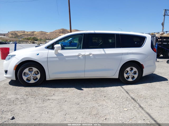 2018 CHRYSLER PACIFICA HYBRID TOURING PLUS 17