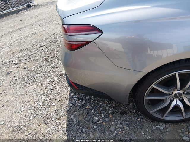 2022 GENESIS G70 2.0T AWD 18