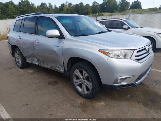 2013 TOYOTA HIGHLANDE LIMITED V6