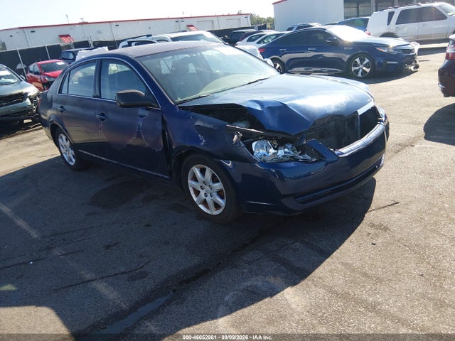 2005 TOYOTA AVALON XL