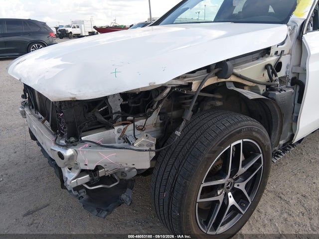 2019 MERCEDES-BENZ GLC 300 4MATIC 18