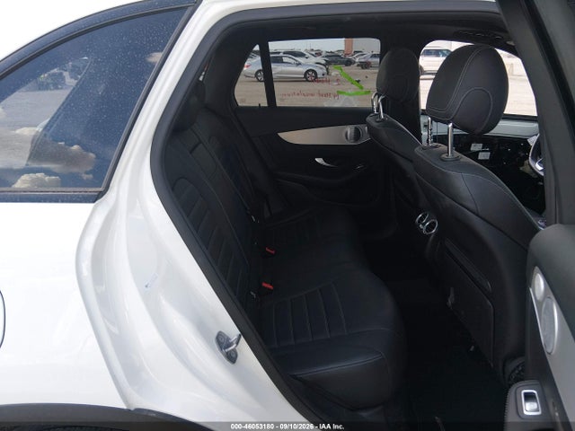2019 MERCEDES-BENZ GLC 300 4MATIC 8