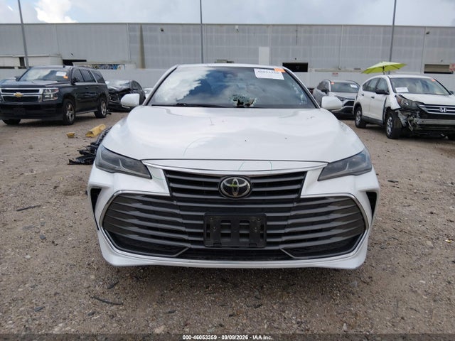 2019 TOYOTA AVALON LIMITED 13