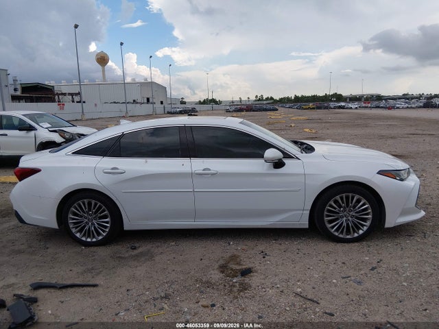 2019 TOYOTA AVALON LIMITED 14