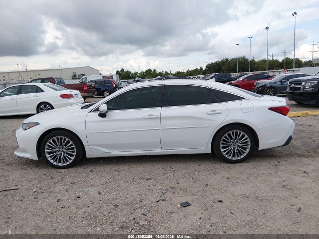 2019 TOYOTA AVALON LIMITED 15