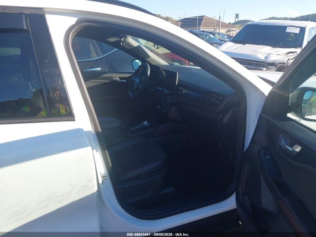 2023 FORD ESCAPE ST-LINE 5