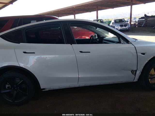 2026 TESLA MODEL Y PREMIUM REAR-WHEEL DRIVE/REAR-WHEEL DRIVE 14