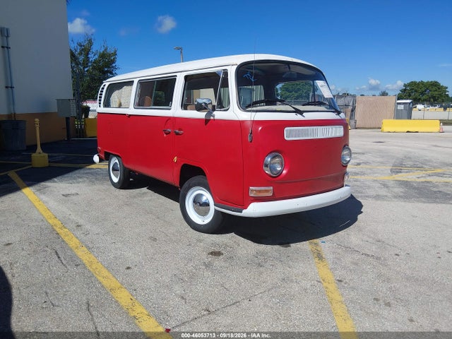 1970 VOLKSWAGEN BUS 