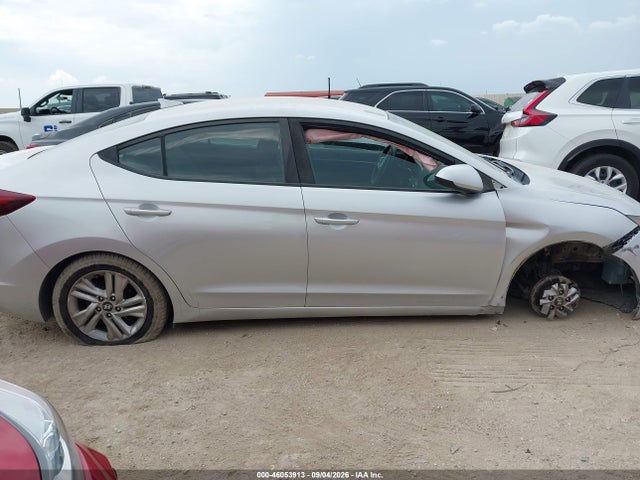 2019 HYUNDAI ELANTRA SEL 12
