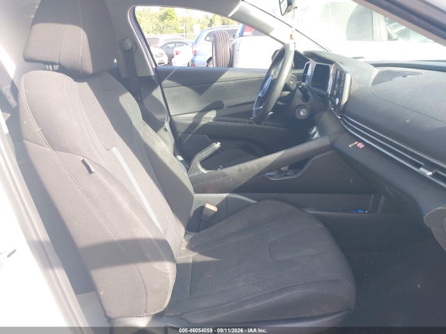 2024 HYUNDAI ELANTRA SE 5