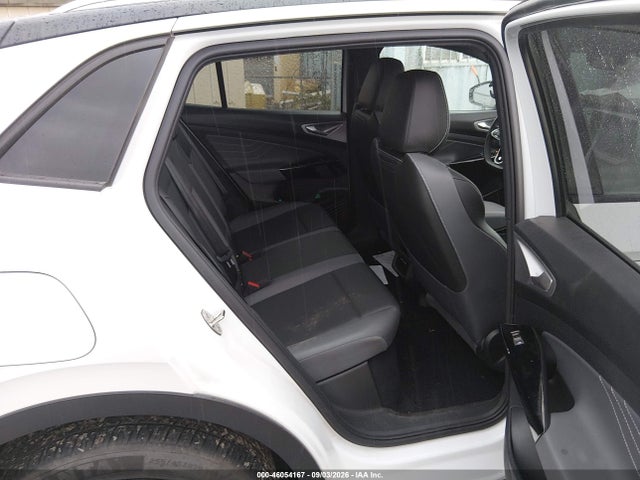 2023 VOLKSWAGEN ID.4 AWD PRO S PLUS 8