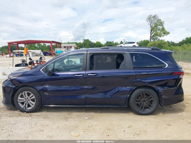 2022 TOYOTA SIENNA XSE 15