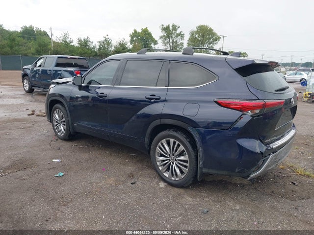 2021 TOYOTA HIGHLANDER HYBRID PLATINUM 3