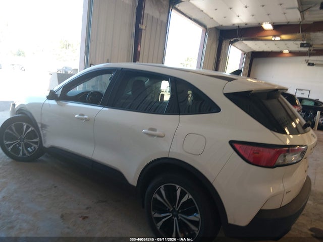 2021 FORD ESCAPE SE 3