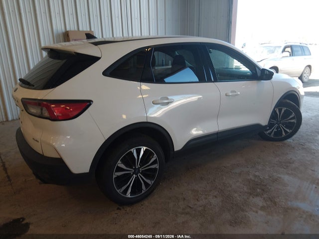 2021 FORD ESCAPE SE 4